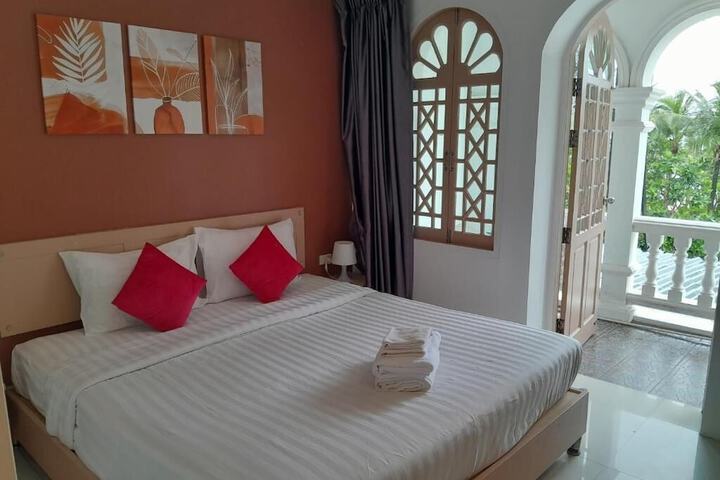 Room 5 of 36