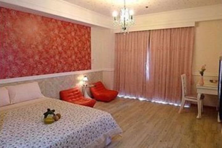 Room 10 of 27