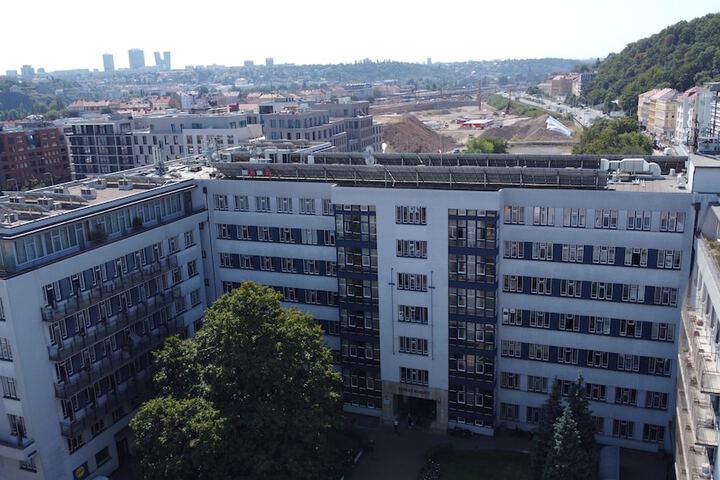 Hotel 75 of 85