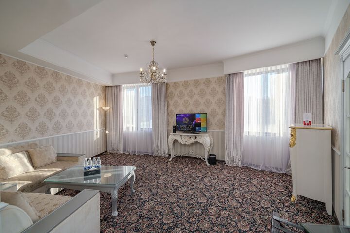 Room 27 of 114