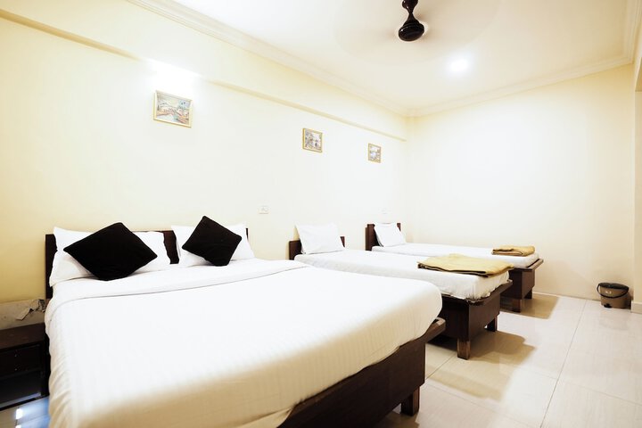 Hotel Della Comfort near Ambreshwar Shiv Mandir Ambernath