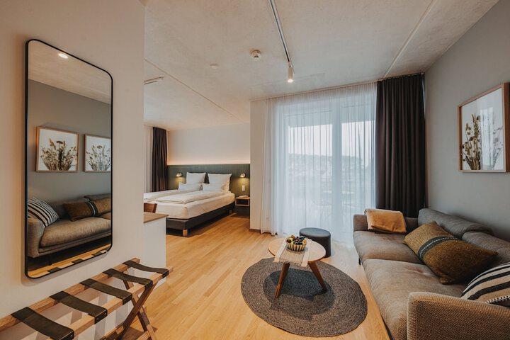 Room 9 of 51