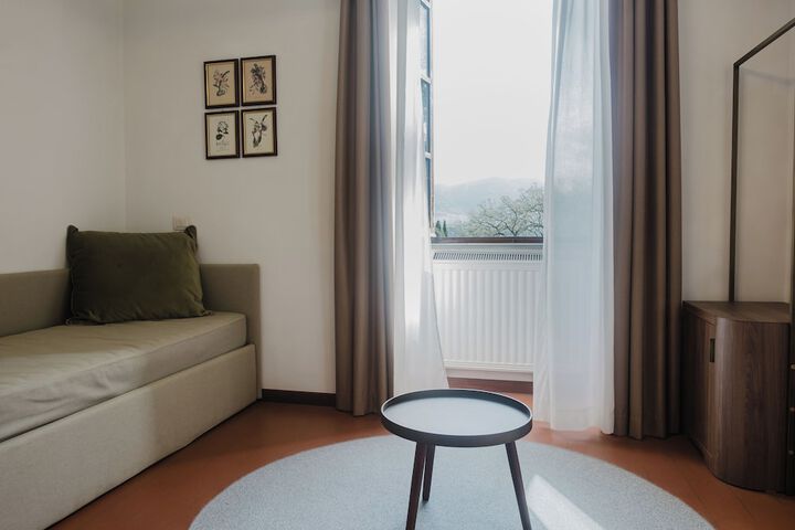 Room 20 of 111