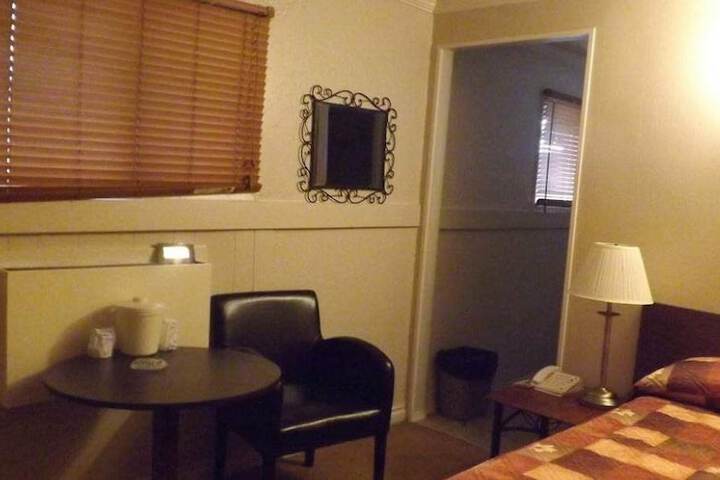 Room 13 of 34