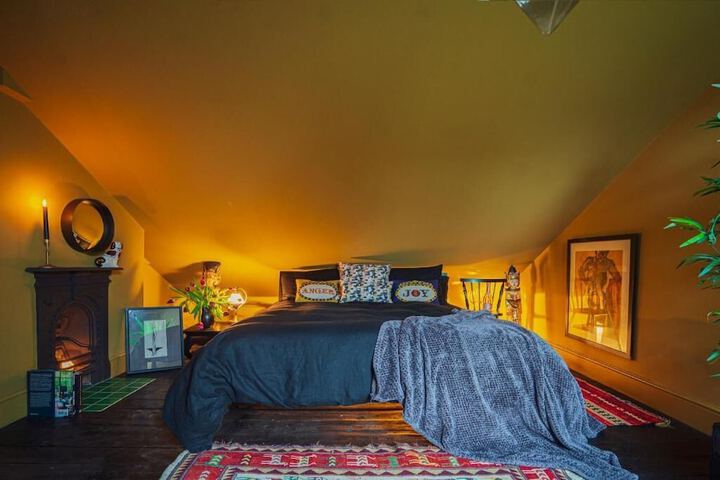 Room 17 of 39