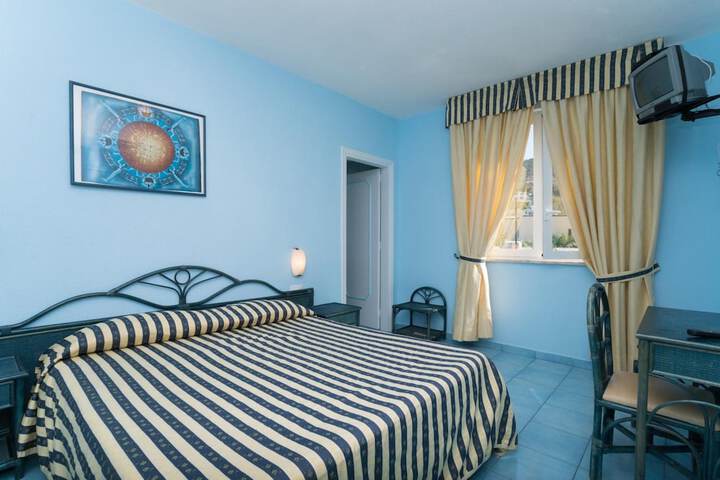 Room 18 of 59