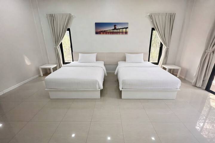Room 16 of 34