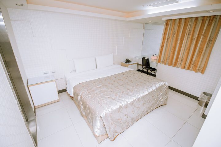 Room 29 of 53