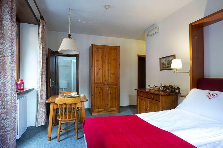 Room 27 of 55