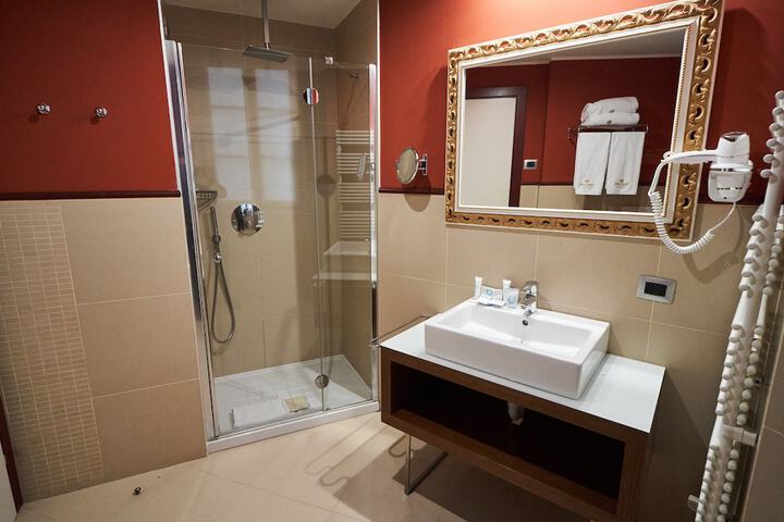 Room 18 of 45
