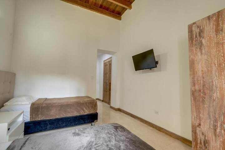 Room 16 of 41