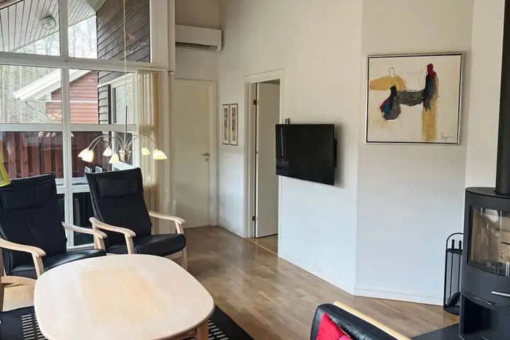 Room 5 of 20