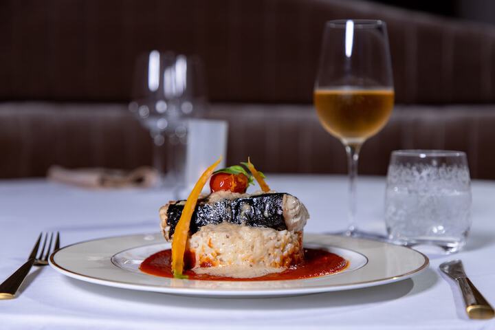 Dining 77 of 100