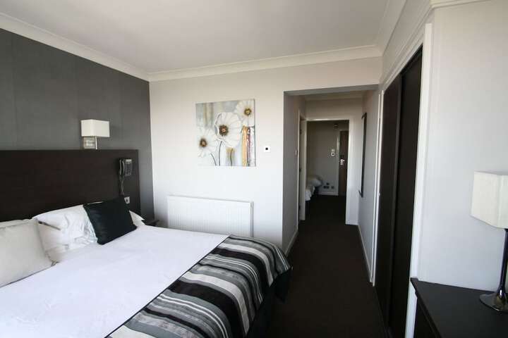 Room 30 of 83