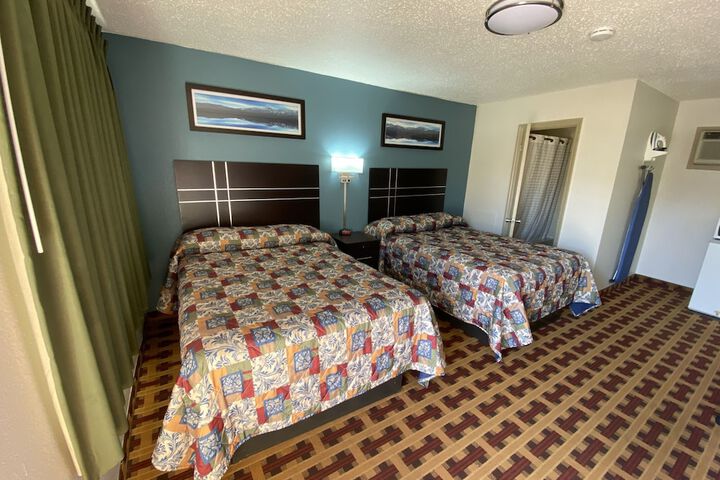 2 Double Beds (1 of 12)