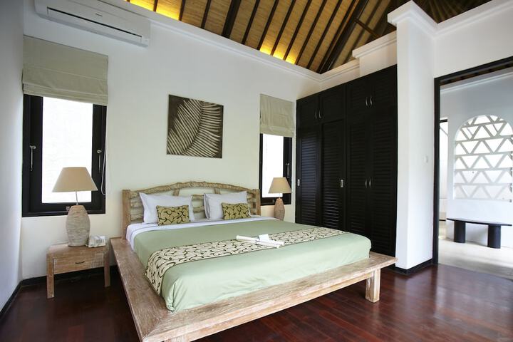 Room 12 of 83