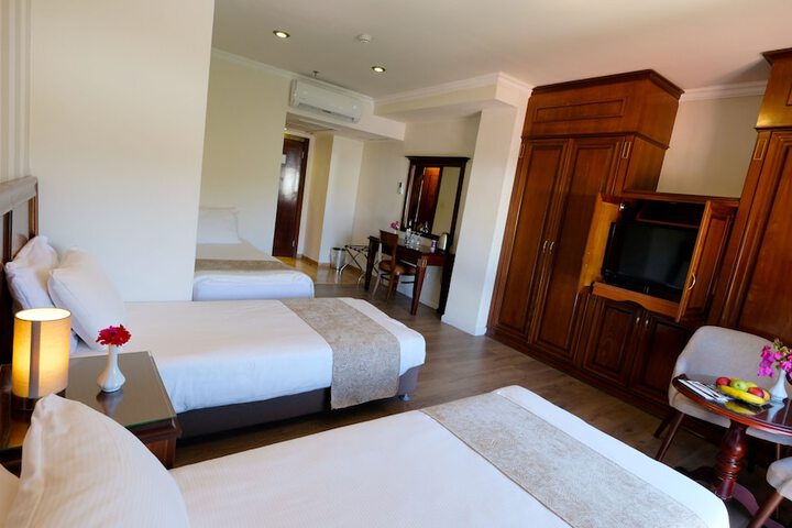 Room 16 of 53