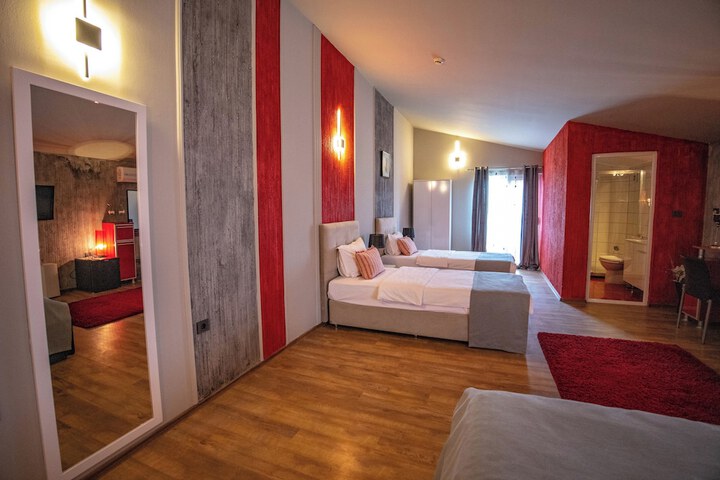 Room 26 of 37