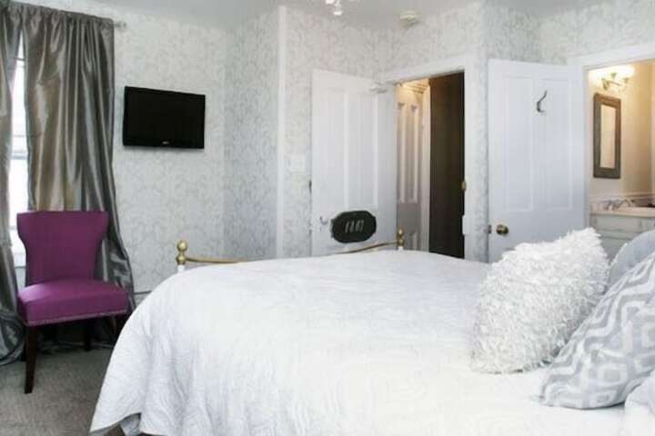 Room 25 of 46