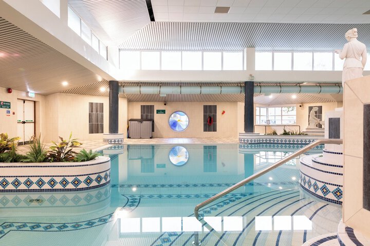 Pool Hotel