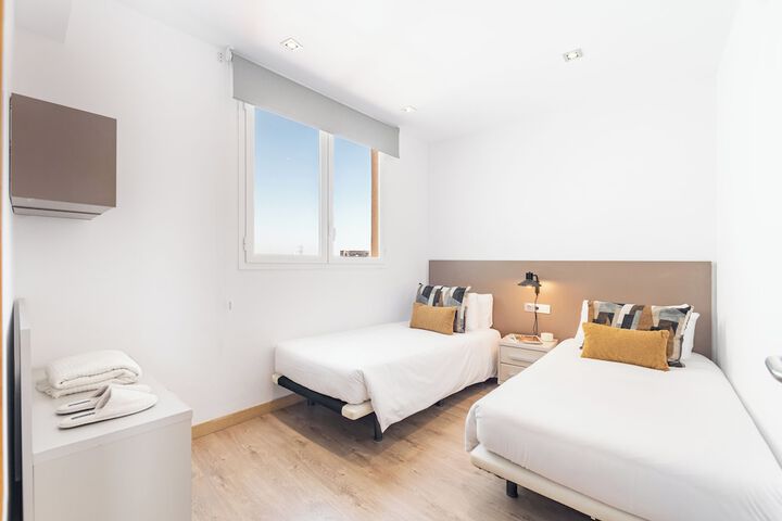 Room 6 of 43