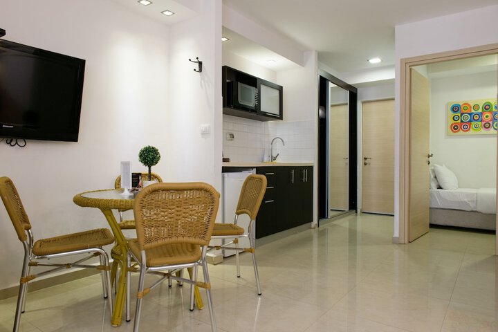 Room 15 of 63