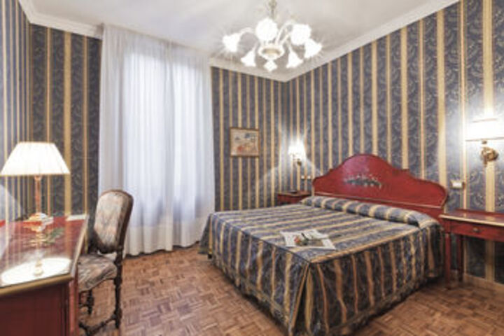 Room 13 of 23