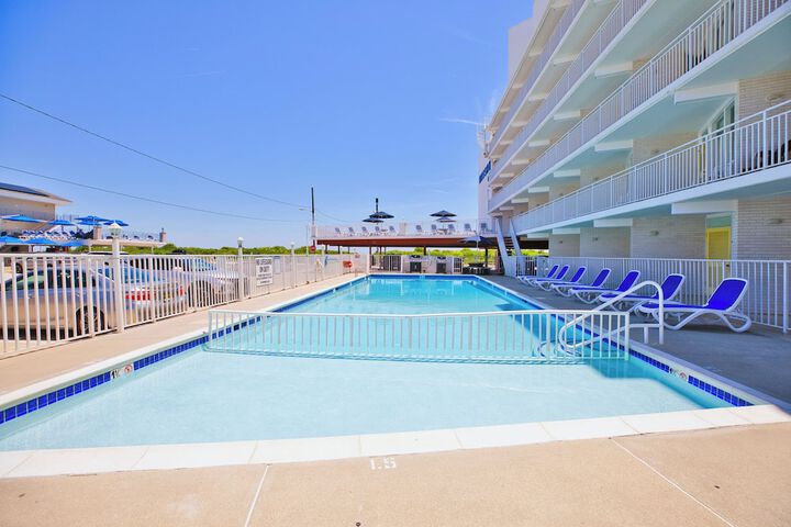 Pool 107 of 138