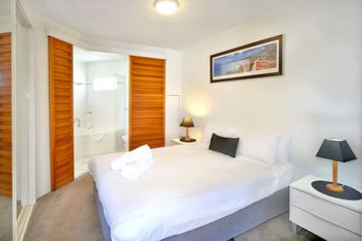 Room 5 of 38