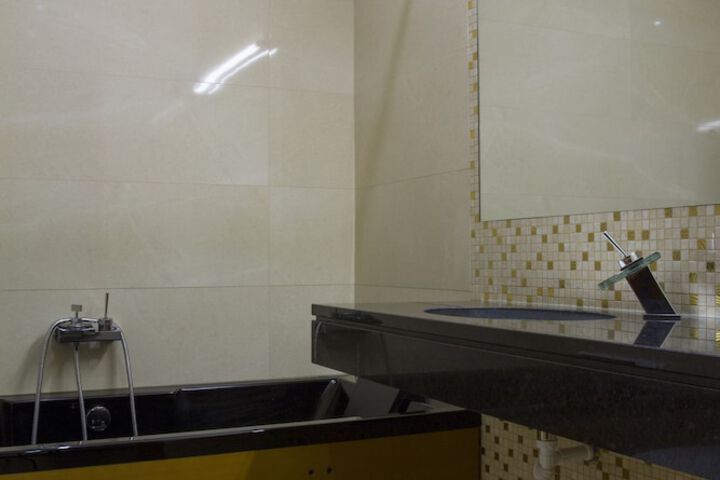 Room 15 of 44