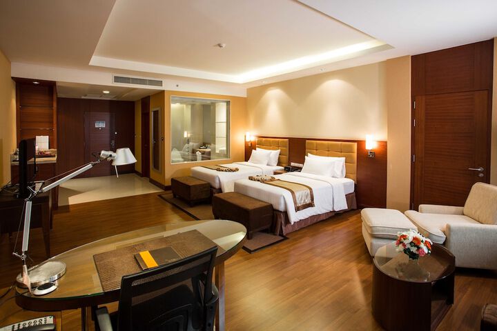 Room 8 of 48