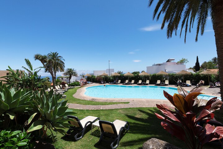 Hotel Pool