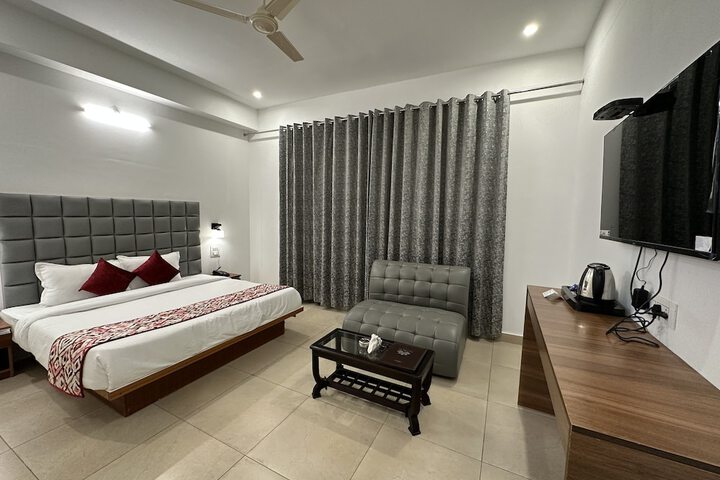 Room 2 of 15