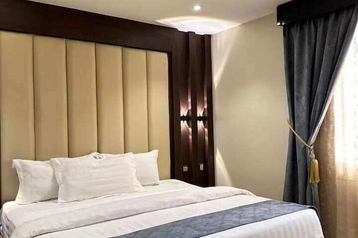 Room 21 of 80