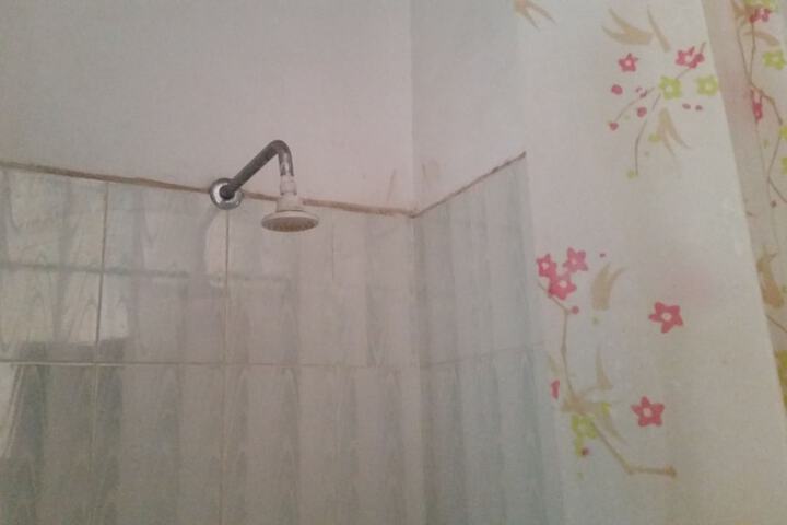 Room 7 of 12