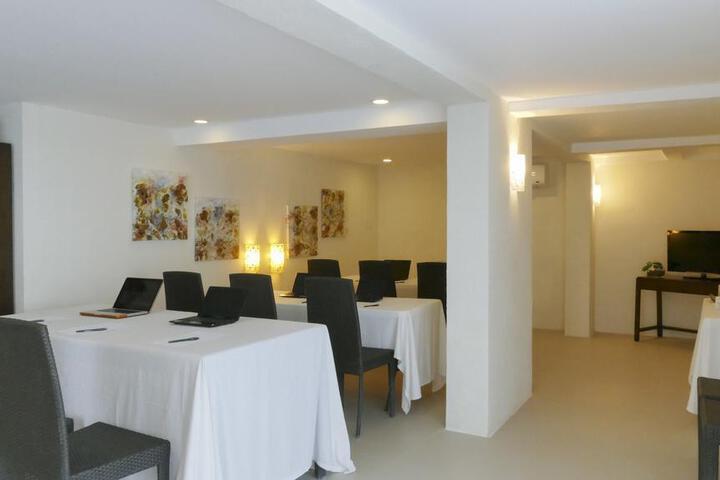 Hotel Entry