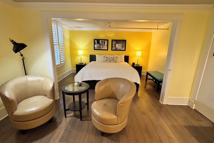 Superior King Room (3 of 15)