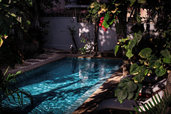 Pool 110 of 190