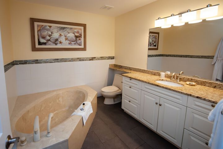 Private spa tub