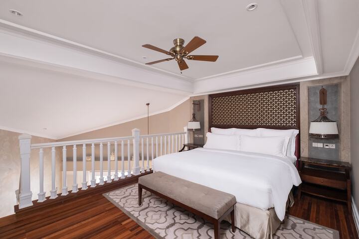 Room 12 of 222