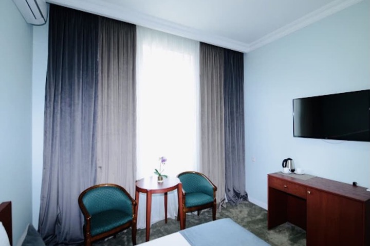 Room 12 of 22