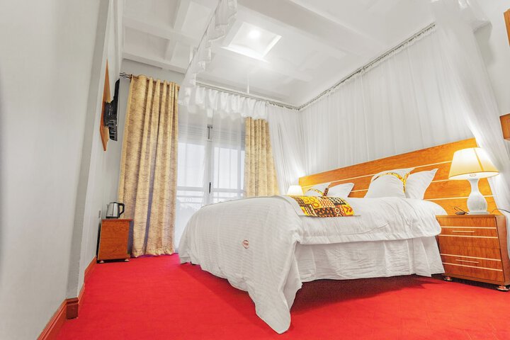 Room 12 of 36