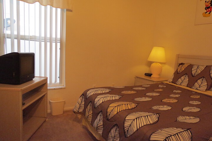 Room 5 of 25