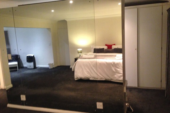 Room 12 of 117