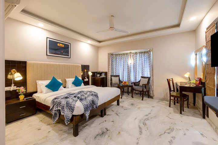 Room 2 of 17