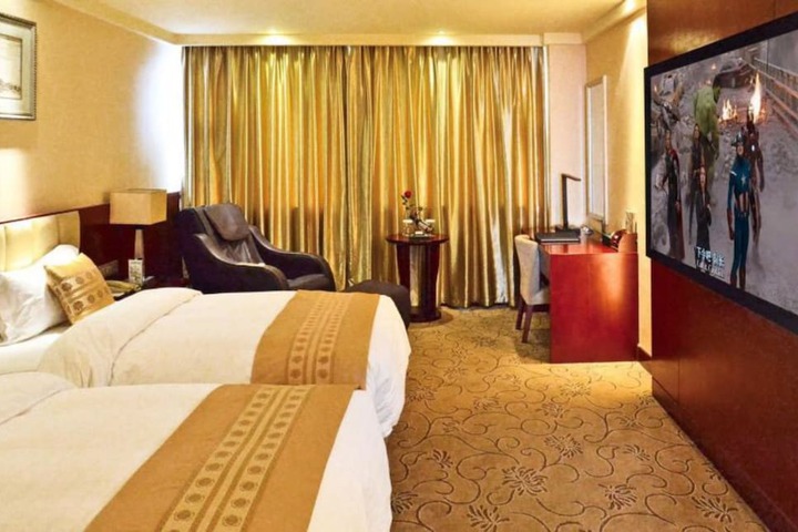 Room 6 of 17