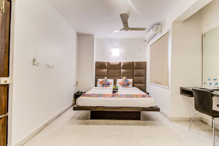 Room 9 of 27