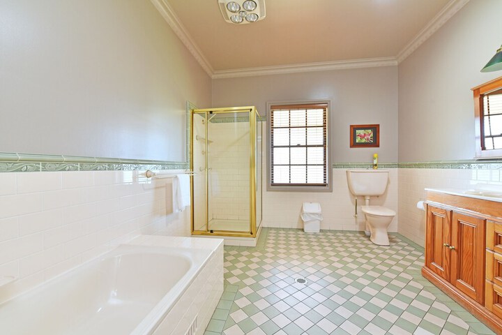 Room 15 of 26