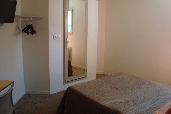 Room 7 of 22