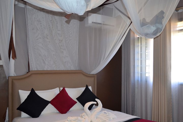 Room 3 of 72